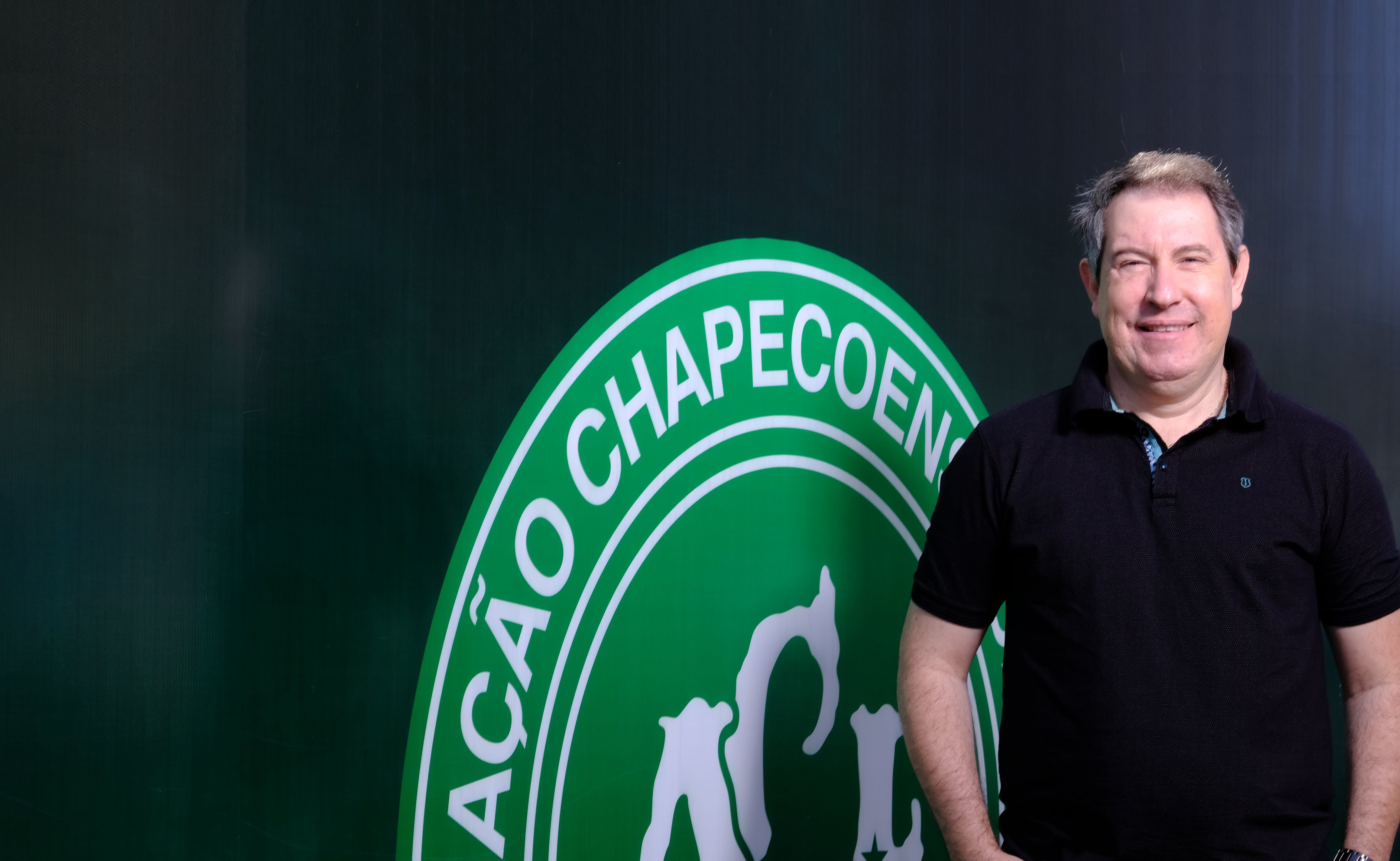 Sobrevivente de acidente da Chapecoense Rafael Henzel realiza palestra sobre superação: “Tudo é possível quando se acredita”